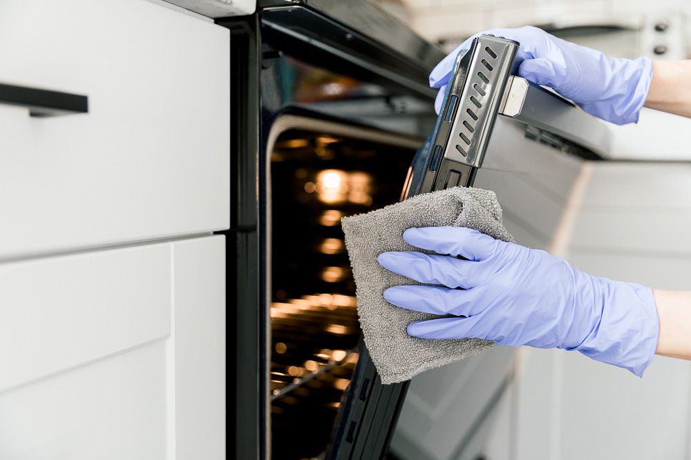 Oven cleaning service